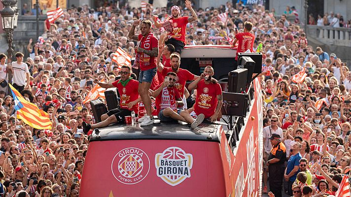 Fiesta en Girona por el doble ascenso en fútbol y básket