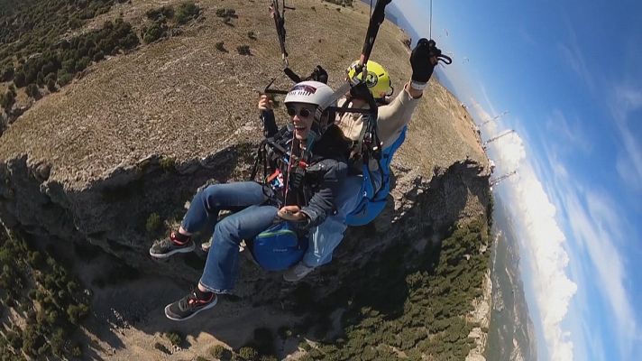 Parapentistas: mujeres que disfrutan su pasión por volar