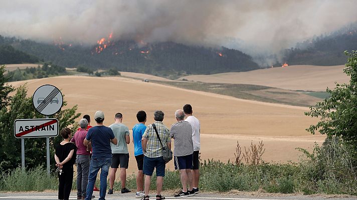 Navarra y Aragón siguen luchando contra el fuego