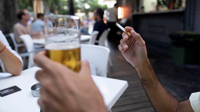 El estudio sobre adicciones de Proyecto Hombre 2021 concluye que el alcohol está presente en todas las adicciones tratadas