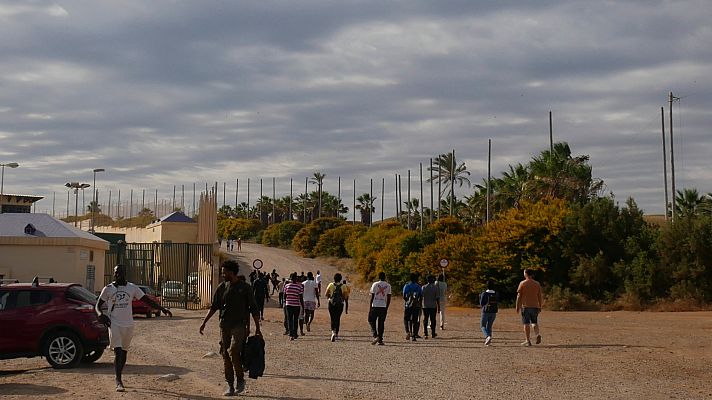 Informativo 24h - Más de 500 migrantes intentan entrar en Melilla saltando la valla fronteriza