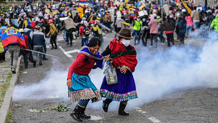 Telediario 1 - Cuatro muertos en las protestas indígenas en Ecuador