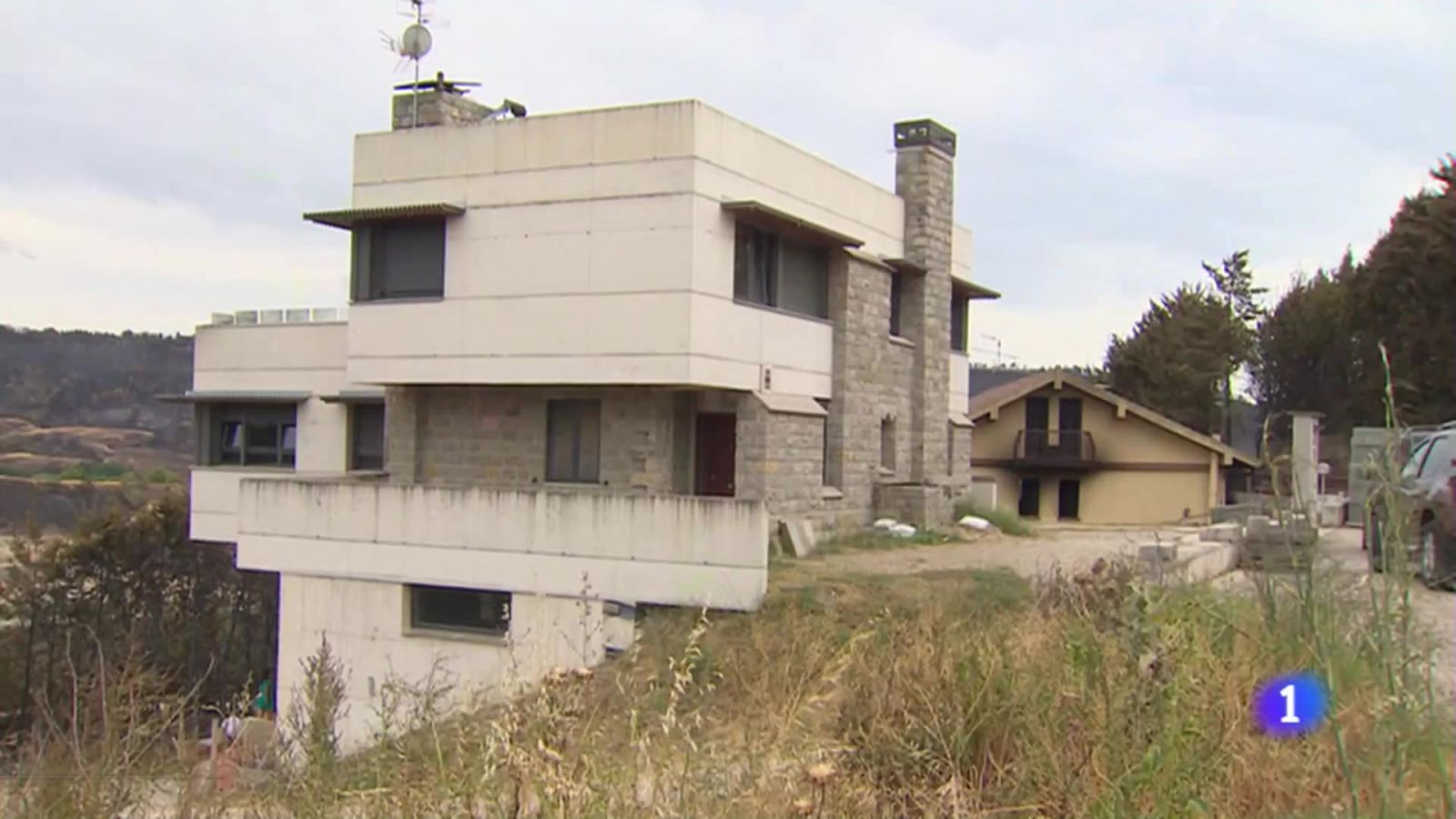 Fuego, viento y suerte en una calle de Obanos - Telenavarra | Ver