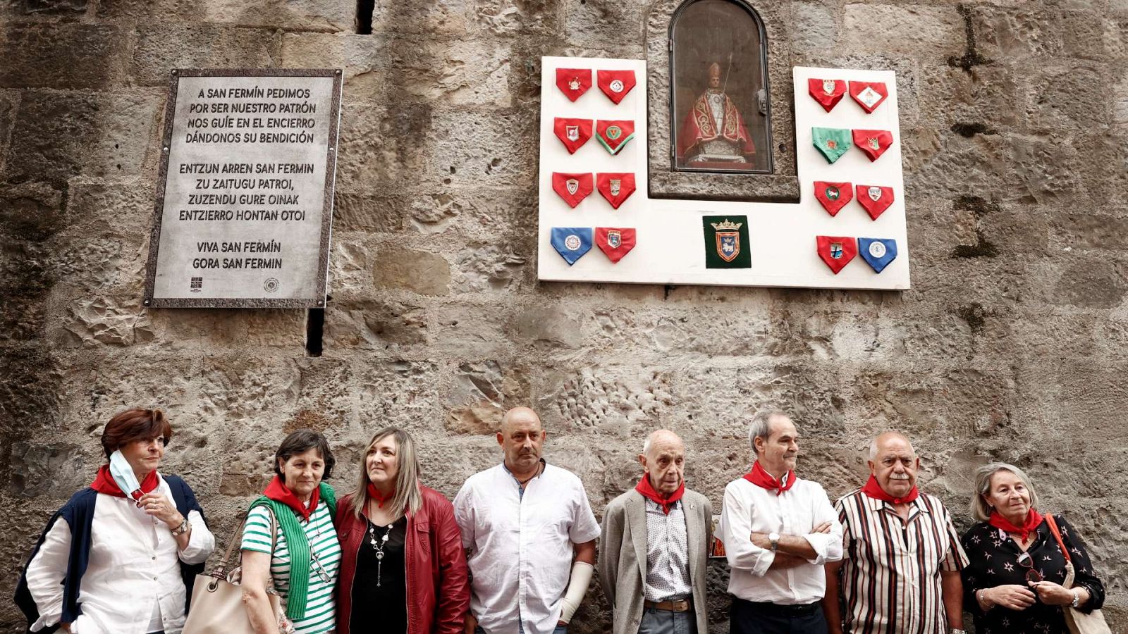 Las peñas de Pamplona homenajean los cánticos a San Fermín | Ver