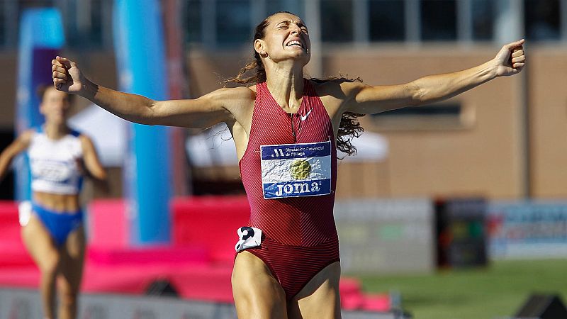 Sara Gallego bate otra vez el récord de España de 400 vallas -- Ver ahora