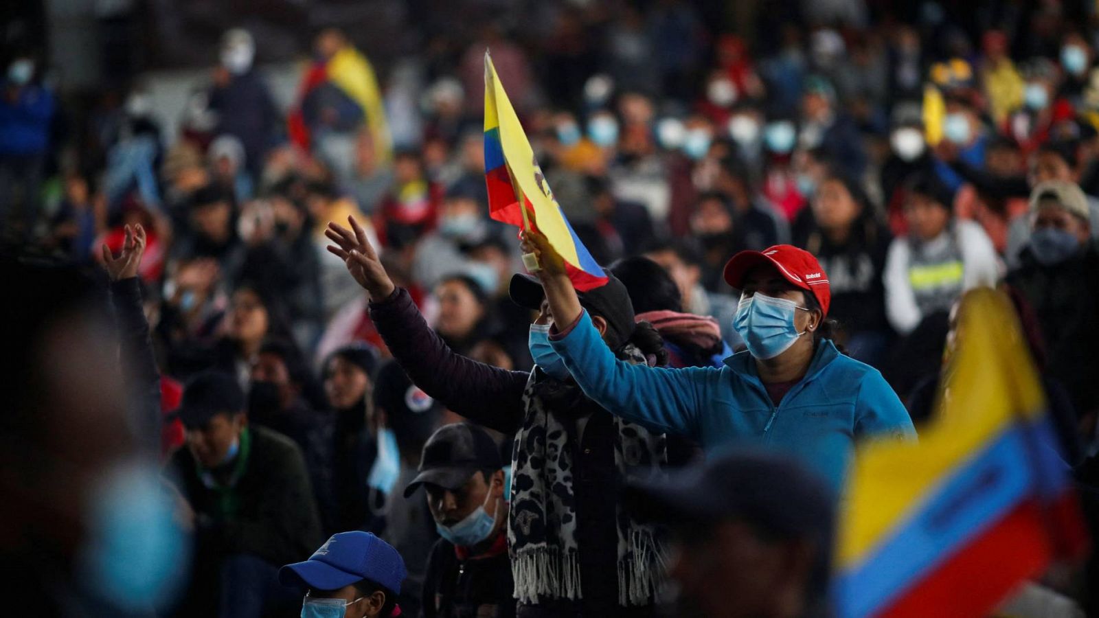 El presidente de Ecuador rebaja los precios de los carburantes ante las protestas