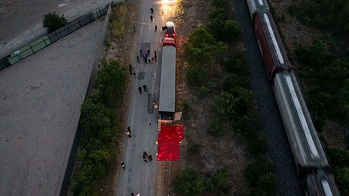 Encuentran a más de 40 migrantes muertos en un camión en la frontera de Texas con México         