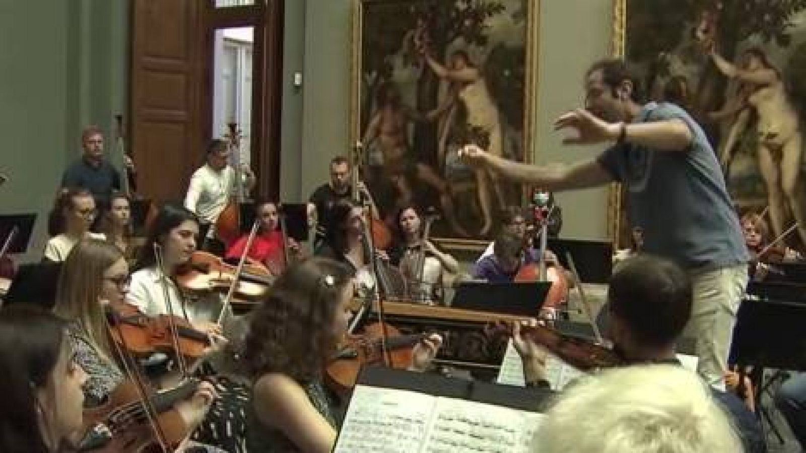 La Sinfónica de Kiev, la música de la cena de la OTAN | Ver