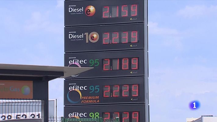 L'Informatiu - El preu de la gasolina baixa després de 9 setmanes