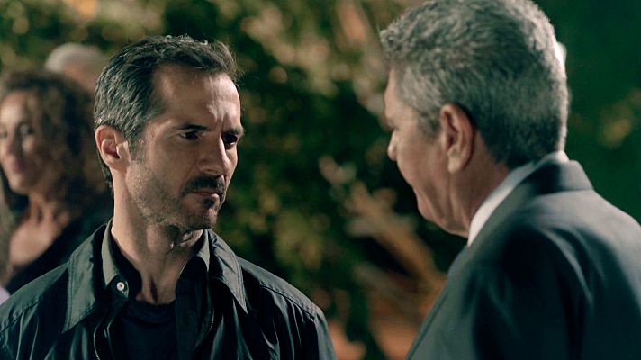 Parot - Así comienza el capítulo 3: "Carnaval"