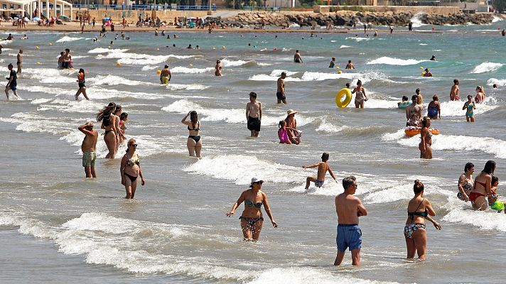 Telediario 1 - Vacaciones sin restricciones por la pandemia