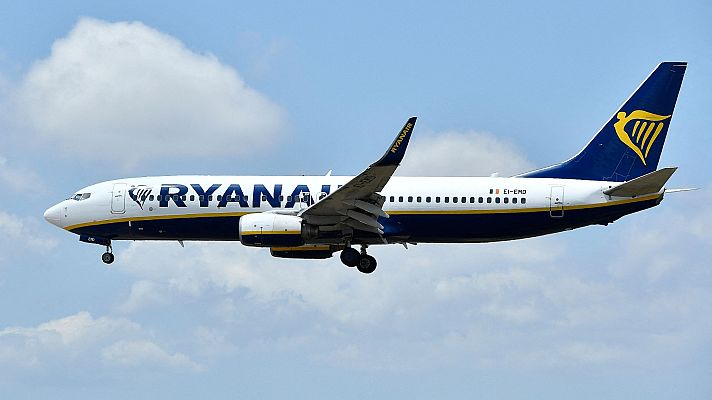 Telediario 2 - Nueve vuelos cancelados en la huelga de EasyJet y otros seis en Ryanair en el inicio de las vacaciones