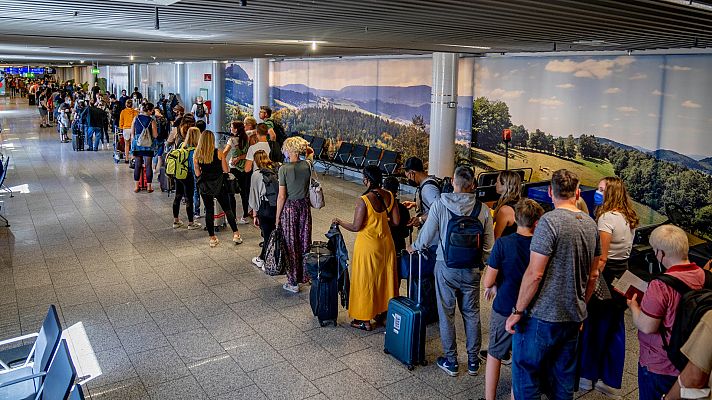 Las huelgas en el sector aéreo y la falta de personal afectan a la recuperación del turismo en Europa