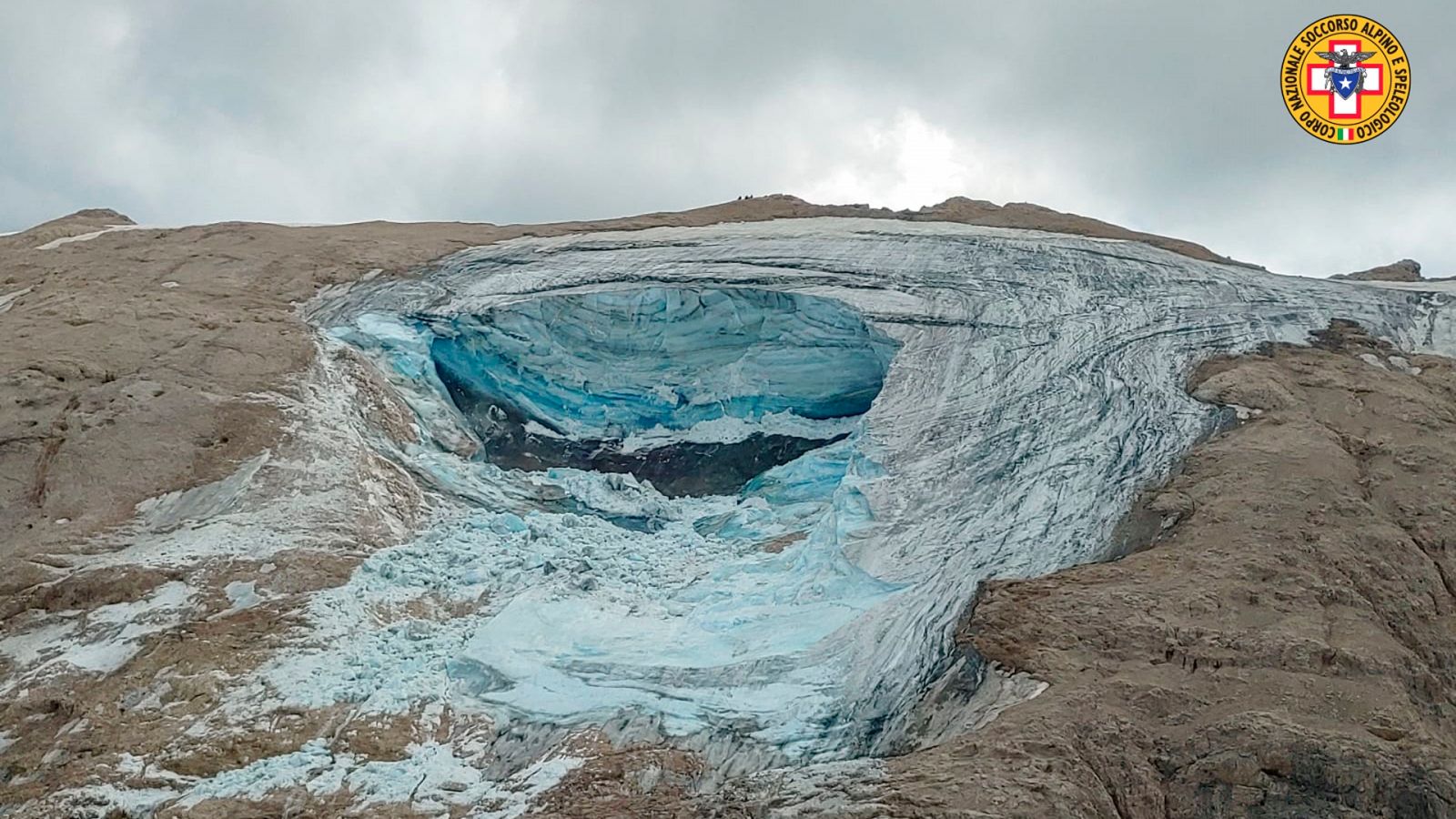 Italia | Un glaciar se desprende en los Alpes y genera una avalancha