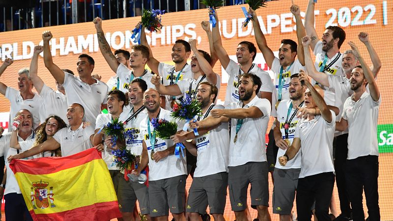 Vídeo: Entrega de medallas para la selección española de waterpolo