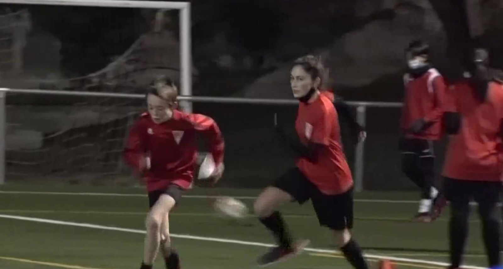 Sin límite de edad para equipos mixtos en fútbol base catalán | Ver