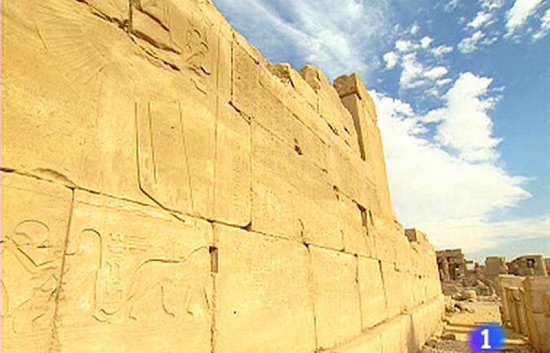  Informe Semanal en la cámara funeraria de Tutmosis III