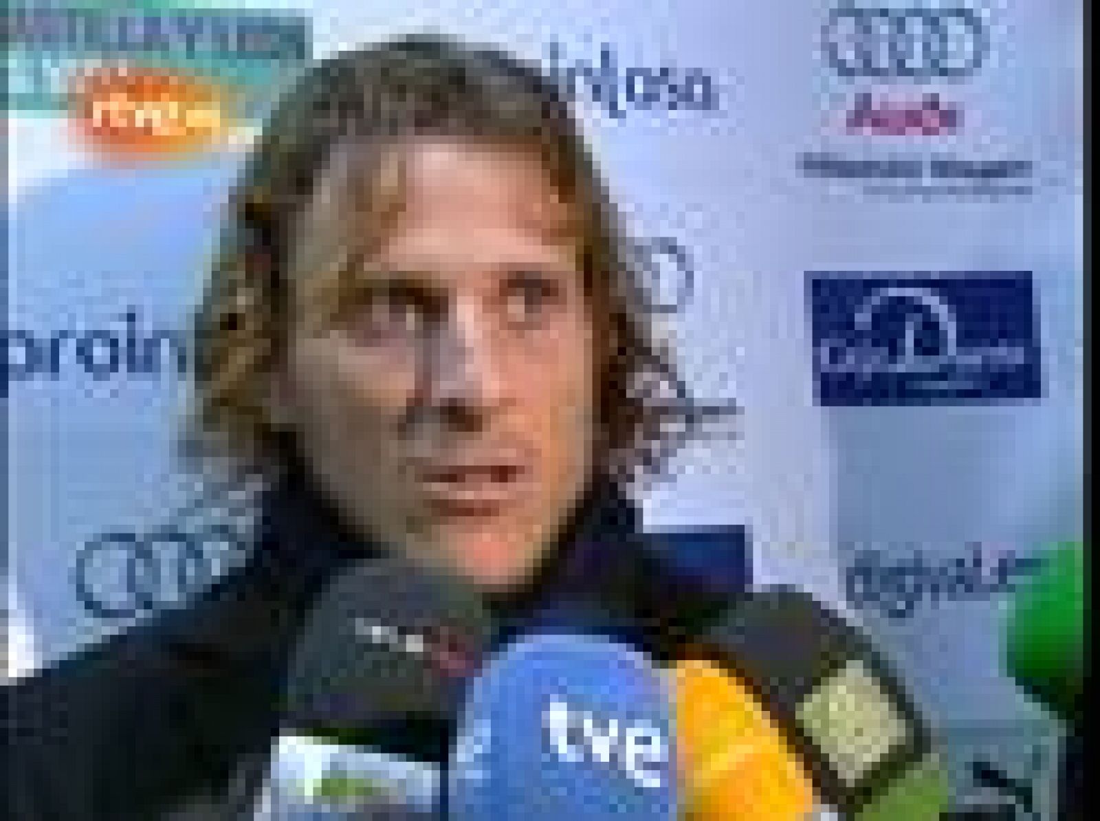 El delantero uruguayo del Atlético Forlán, que ha anotado el segundo gol de su equipo, ha explotado delante de los micrófonos y criticó la actitud de los medios durante la semana después de la derrota en Huelva.
