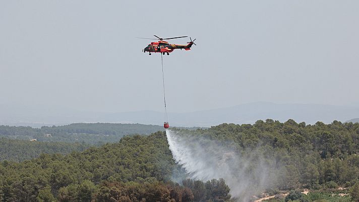 Telediario 1 - Continúa activo el incendio de Venta del Moro, en Valencia