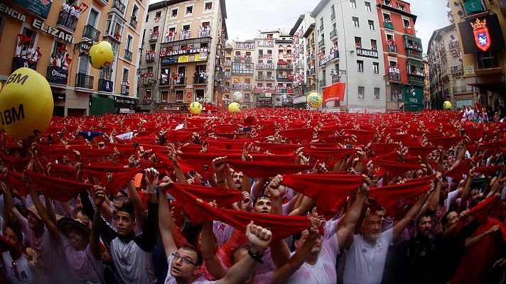 Los Sanfermines vuelven tres años después con su tradicional chupinazo