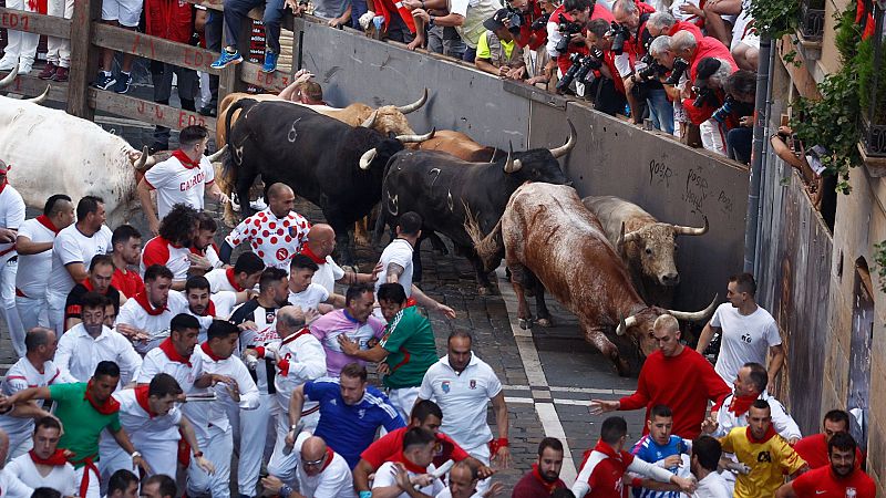 Primer encierro de los Sanfermines 2022 con toros de Núñez del Cuvillo