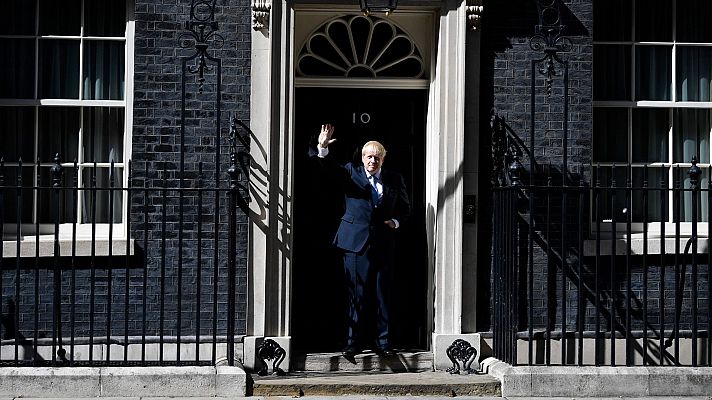 Johnson anuncia su dimisión: \"Nadie es indispensable\"