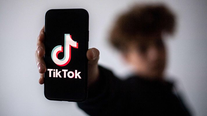 Dos padres de Estados Unidos denuncian a TikTok por la muerte de sus hijas