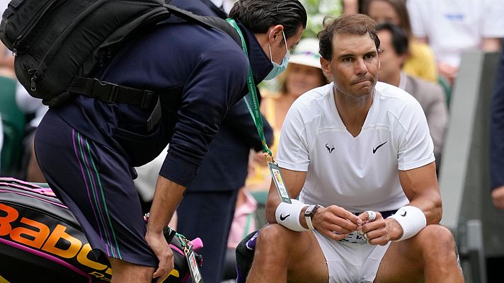 Nadal, ante el dolor en la semifinal de Wimbledon