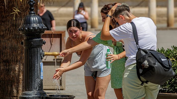 Telediario 1 - La primera ola de calor del verano dispara las temperaturas