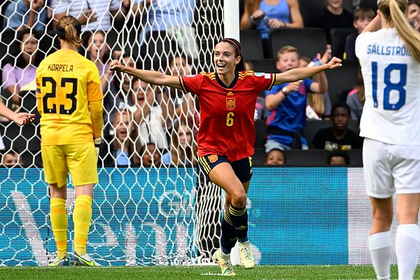 Gol de Aitana Bonmatí (2-1) en el España 4-1 Finlandia