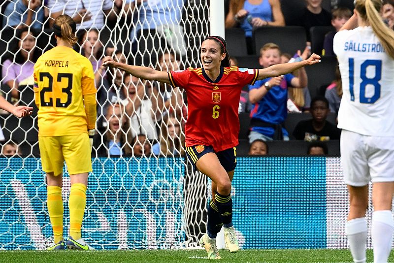 Gol de Aitana Bonmatí (2-1) en el España 4-1 Finlandia