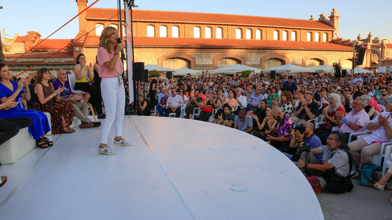 Yolanda Díaz lanza 'Sumar' ante 5.000 personas