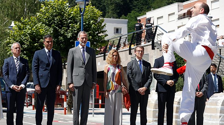 Ermua rinde homenaje a las víctimas del terrorismo en el 25 aniversario del asesinato y secuestro de Miguel Ángel Blanco