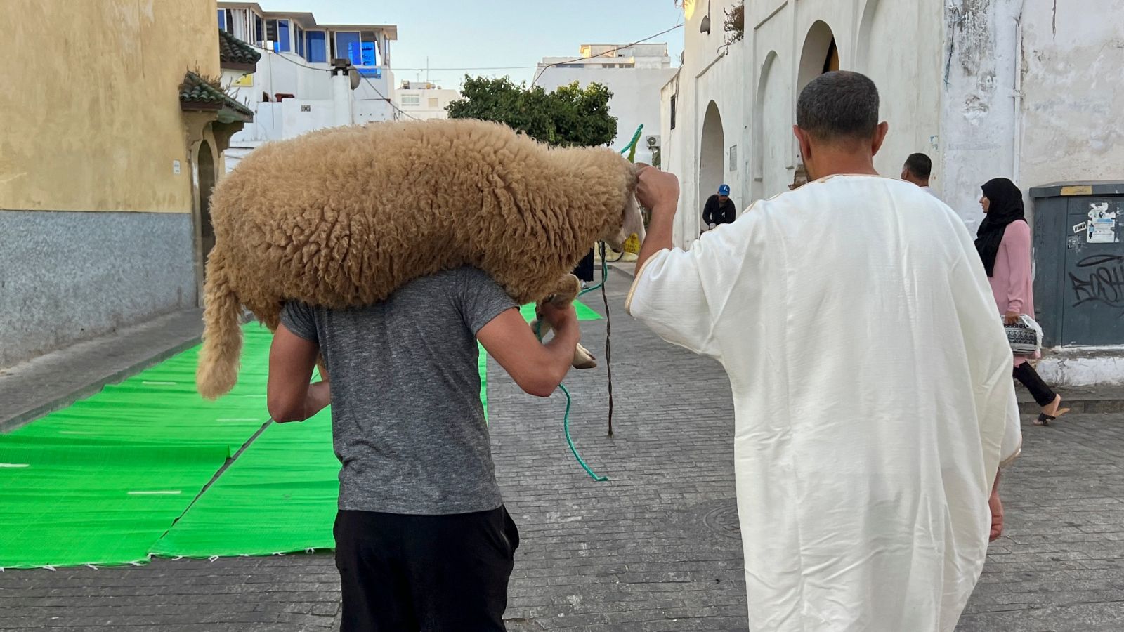Familias musulmanas celebran la Fiesta del Cordero en Ceuta