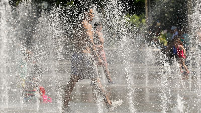 Las altas temperaturas 'derriten' las Canarias y parte de la península