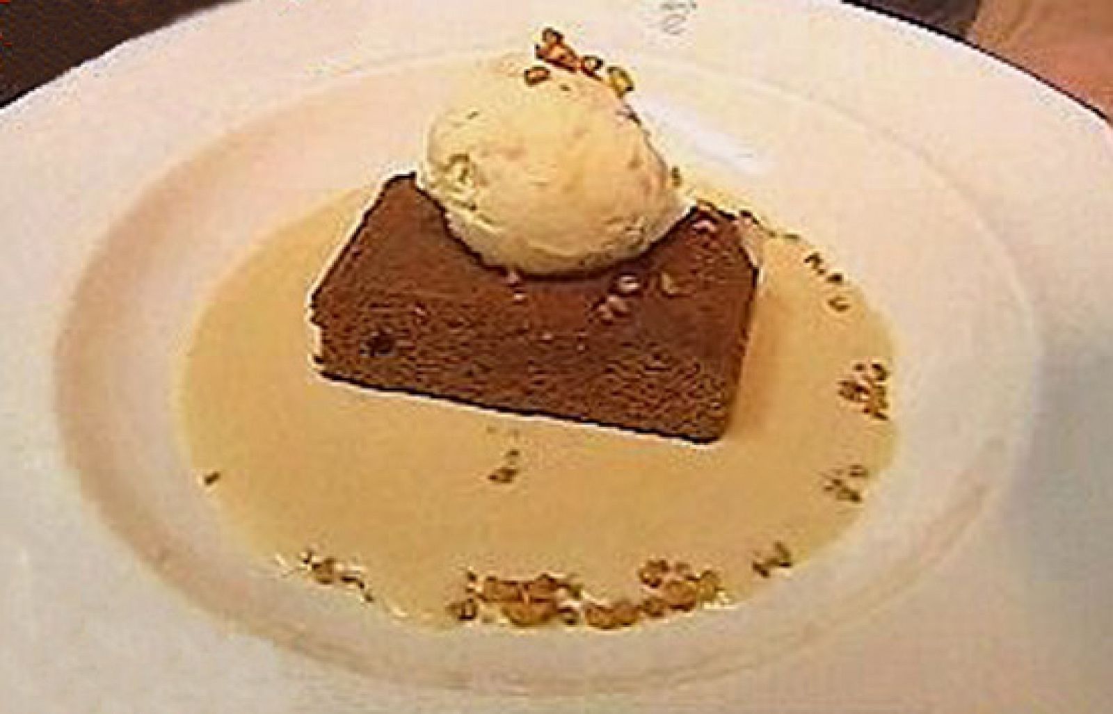 España Directo - Bizcocho de chocolate a la crema - RTVE Cocina | Ver