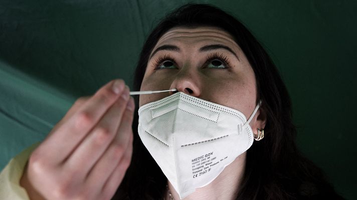 Telediario 1 - Las nuevas variantes harán que la séptima ola de coronavirus sea más larga de lo esperado