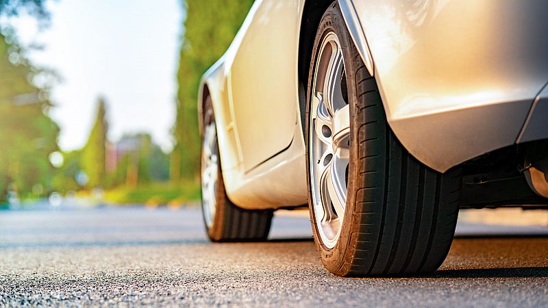 Dos camioneros ayudan a un coche que ardía en llamas: "Son unos ángeles"