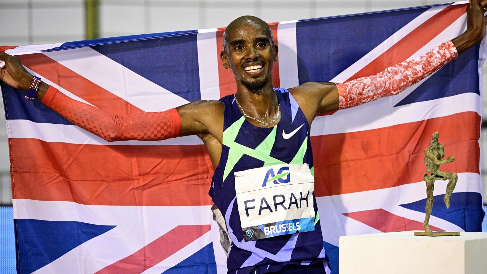 Mo Farah desvela su pasado como inmigrante ilegal y esclavo | Ver