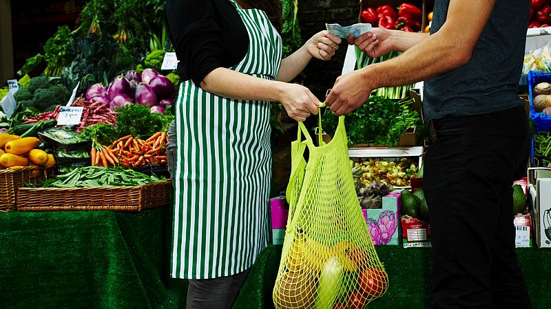 El precio de frutas y verduras se mutiplica por diez a lo largo de la cadena de valor, según denuncian las organizaciones de agricultores