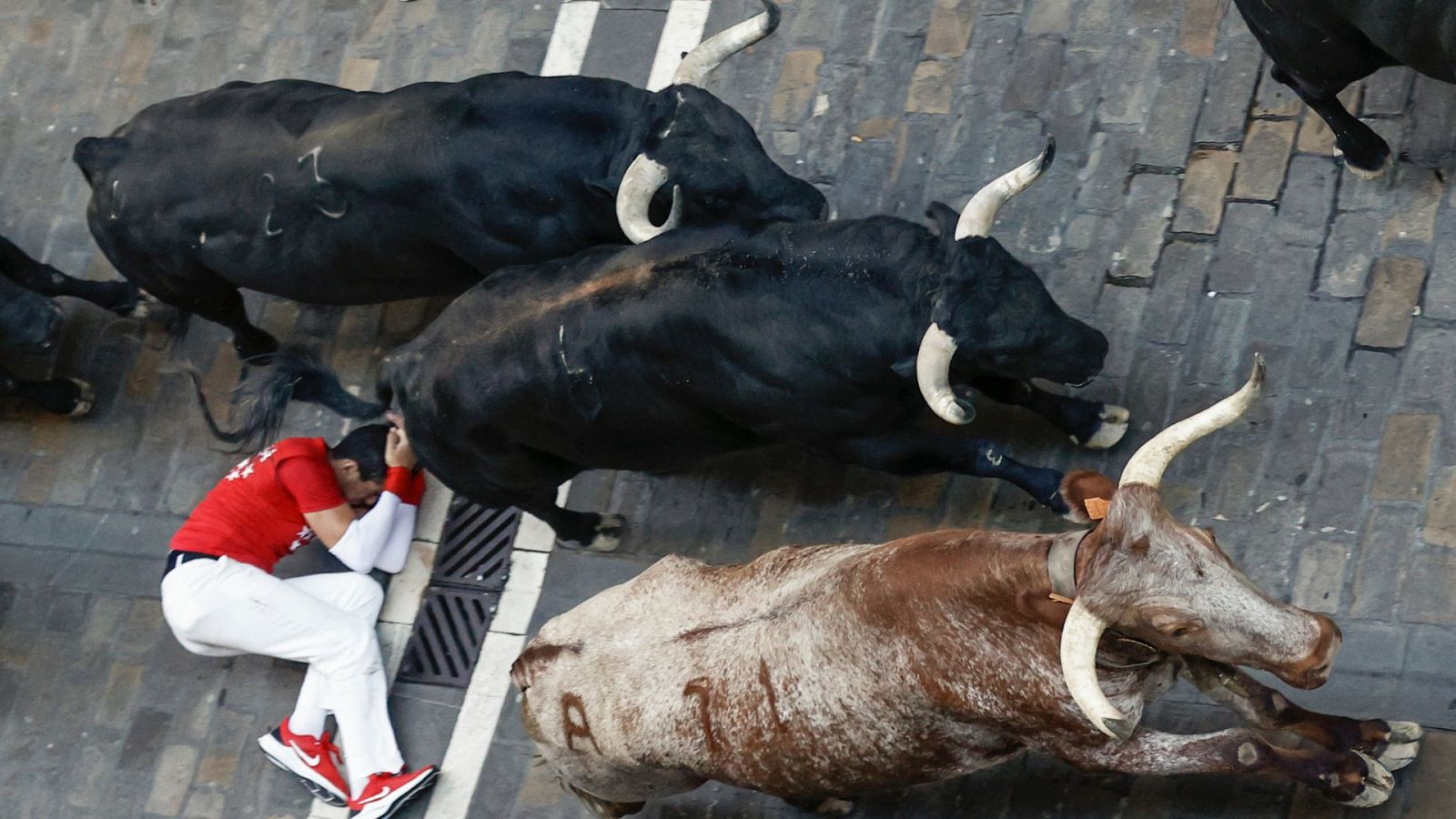 Corredor del séptimo encierro de San Fermín: "Ha sido un encierro intenso, la pandemia ha hecho mella" - Ver ahora