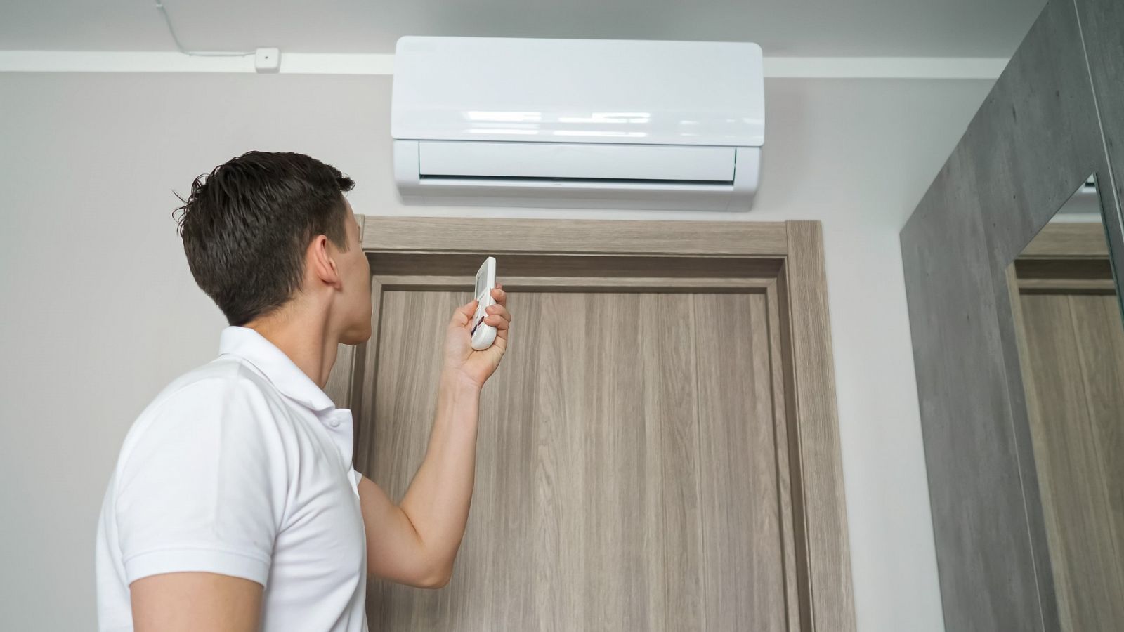 En plena ola de calor, sube la venta de ventiladores y aire acondicionado, a pesar de que los precios de la luz siguen rozando los 300 euros/MWh