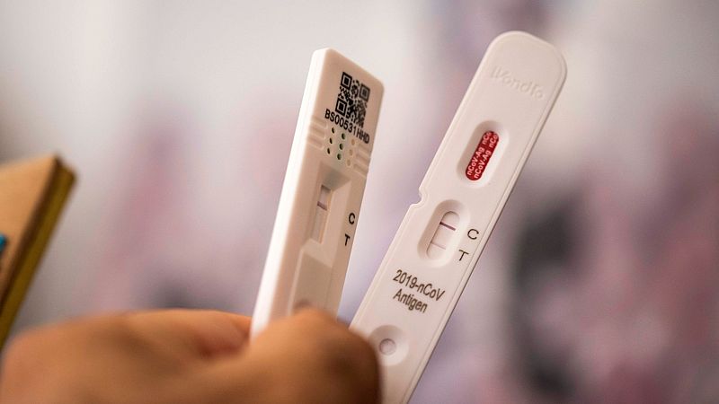 El pico de la séptima ola se acerca mientras aumenta la presión en los hospitales 