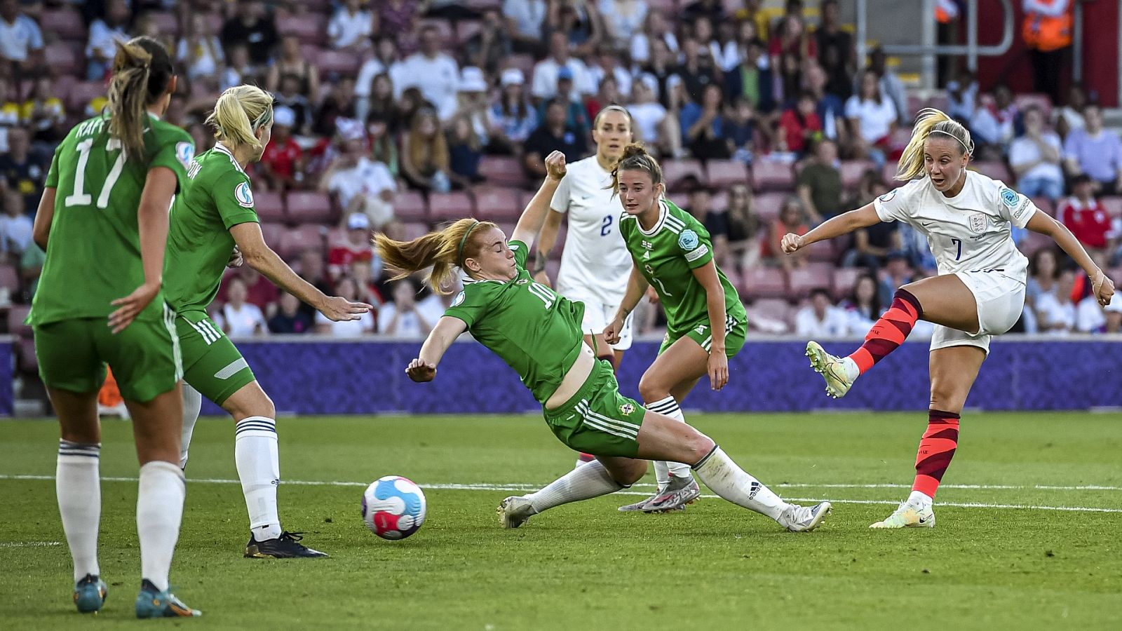 Fútbol - Campeonato de Europa femenino: Irlanda del Norte - Inglaterra - RTVE Play