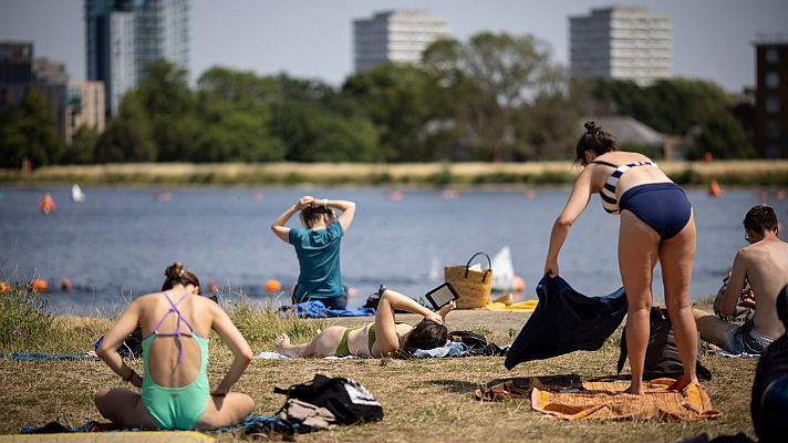 La ola de calor deja temperaturas récord en Londres e incendios en Francia