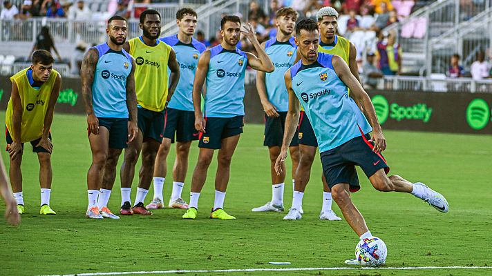 Telediario 1 - Xavi no llega al debut del Barça y Lewandowski entrena solo