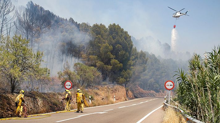 Telediario 1 - España sufre una de las olas de incendios más violentas