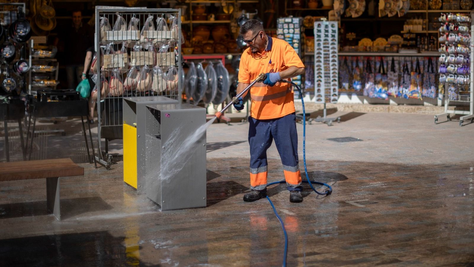 Los trabajadores de la limpieza de Madrid no harán turno de tarde cuando haya altas temperaturas