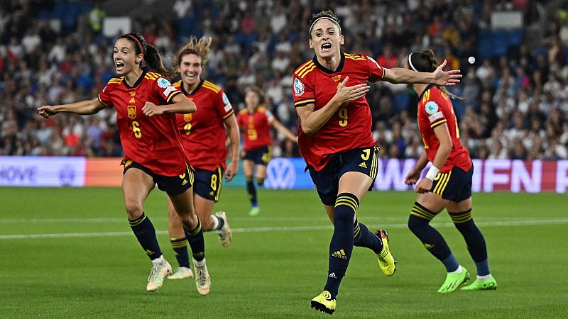 Gol de Esther González (0-1) en el Inglaterra 2-1 España