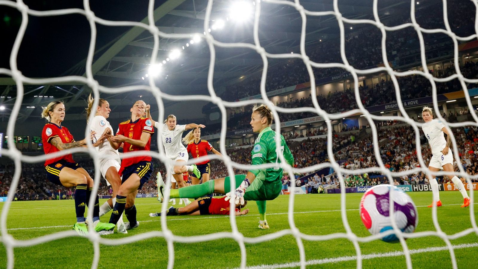 Gol de Ella Toone (1-1) en el Inglaterra 2-1 España